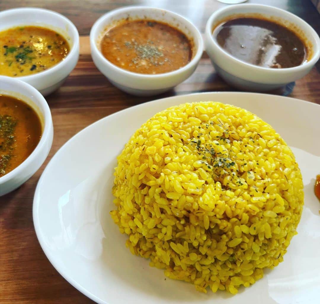 松尾貴史のインスタグラム：「高知でもんのすんごおおおおっく美味しいカレーに出会えました。  ものすんごおおおおっくです。  #curry #咖哩 #カレー #spice #スパイス #高知 #サザンスタイル」
