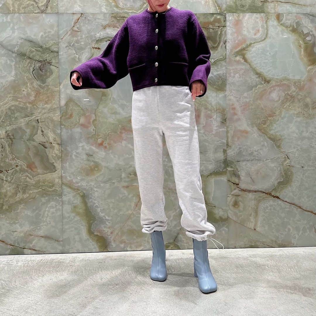 のインスタグラム：「＜H BEAUTY&YOUTH＞ BOUCLE KNIT CARDIGAN ¥33,000(tax in) Color:PURPLE/BLACK Size: FREE (着用スタッフ: 165cm)  #H_beautyandyouth  @h_beautyandyouth  #エイチビューティアンドユース #beautyandyouth  #ビューティアンドユース #Unitedarrows #ユナイテッドアローズ　 #mm6 #mm6maisonmargiela」