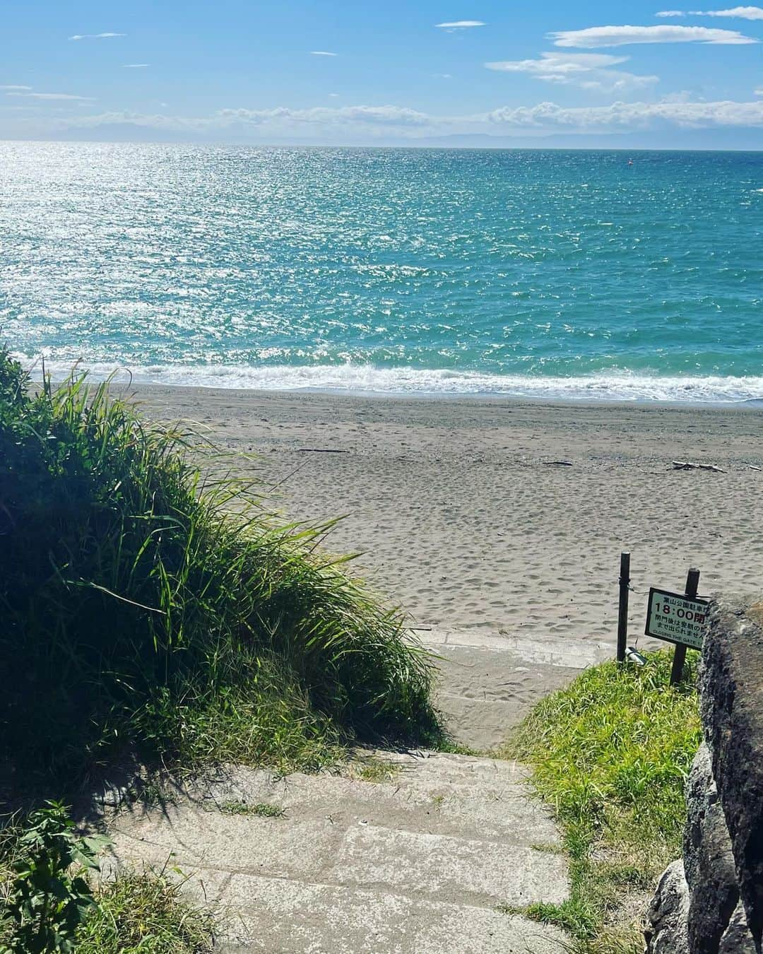 山田稔明さんのインスタグラム写真 - (山田稔明Instagram)「今年の夏、最後に見た海。 #猫町旅日記」9月19日 17時39分 - toshiakiyamada