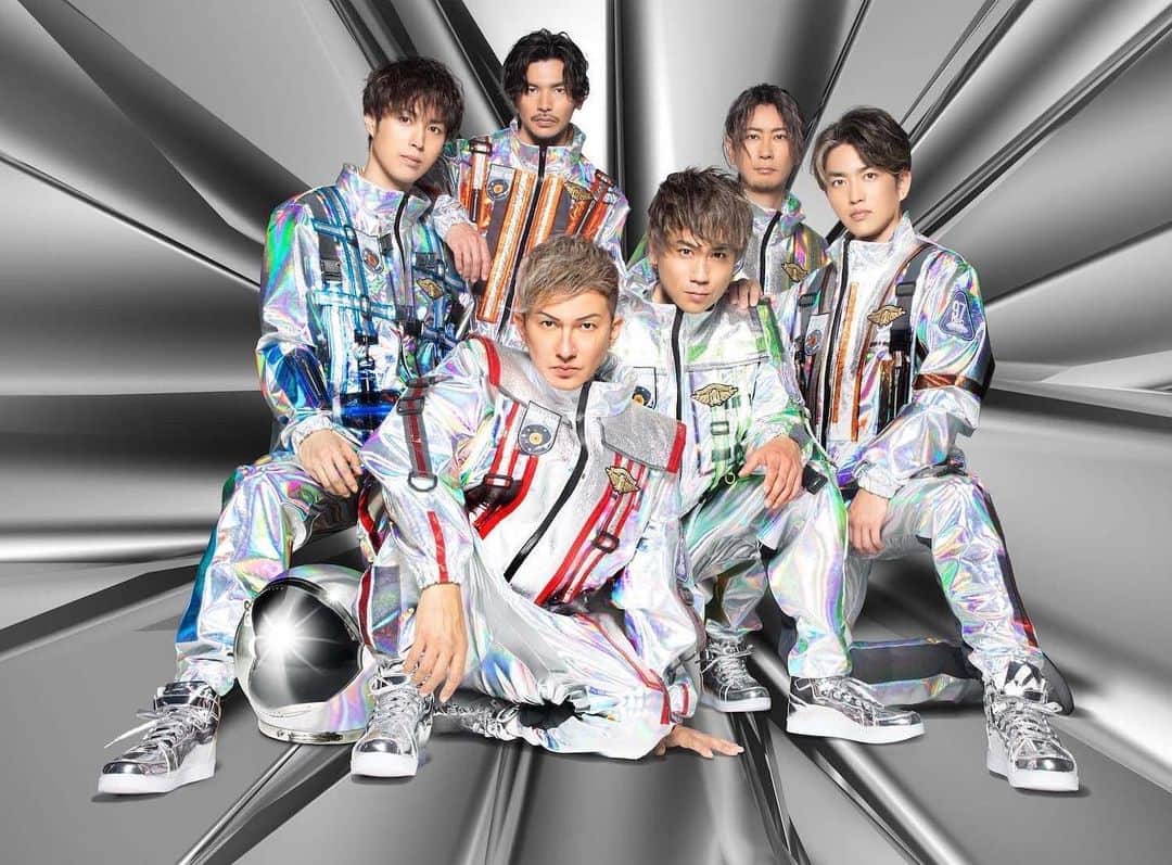 のインスタグラム：「「LIVE DA PUMP DA MAGIC HOUR」明日初日9月20日NHKホール公演をFanStream/StreamPassにて独占生配信します🎤🕺💦  前回のツアーから１年３ヶ月振りに始まるこの日１夜限りのスペシャルなMAGIC HOURを是非一緒に楽しみましょう🌅  #dapump  #lrvedapumpdamagichour」