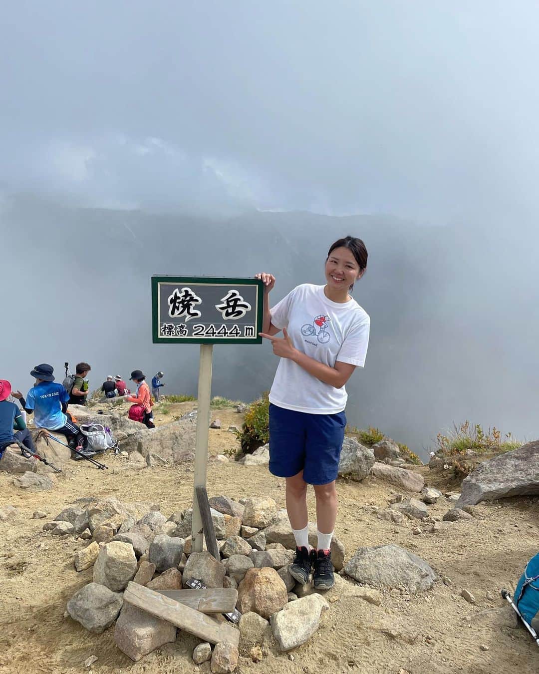 南武果歩のインスタグラム：「焼岳⛰️  登山後の上高地ソフトクリーム、格別😋💓  #焼岳」