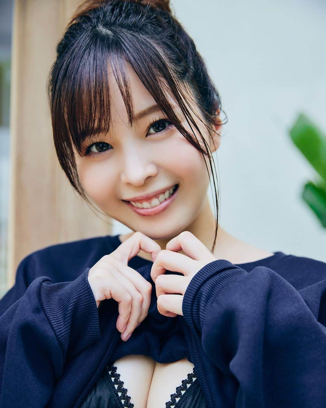 九野ひなのさんのインスタグラム写真 - (九野ひなのInstagram)「.  model:Kuno Hinano @hinano_kuno0525   .........................................  9/15(金)より3冊同時発売しました 九野ひなの最新デジタル写真集🤍  『好いとうよ vol.1』  『好いとうよ vol.2』  『好いとうよ vol.3 大ボリューム100カット超完全版』  photographer #小池大介 @d_koike_   .........................................  💓いいね＆フォロー&保存💓お願いします🤝🏻🌈  #九野ひなの #ティーパワーズ #週刊フライデー #デジタル写真集 #モデル #透明感女子 #美少女図鑑 #博多美人 #アップヘアー #photogenic_jp」9月19日 18時06分 - hinano_kuno0525