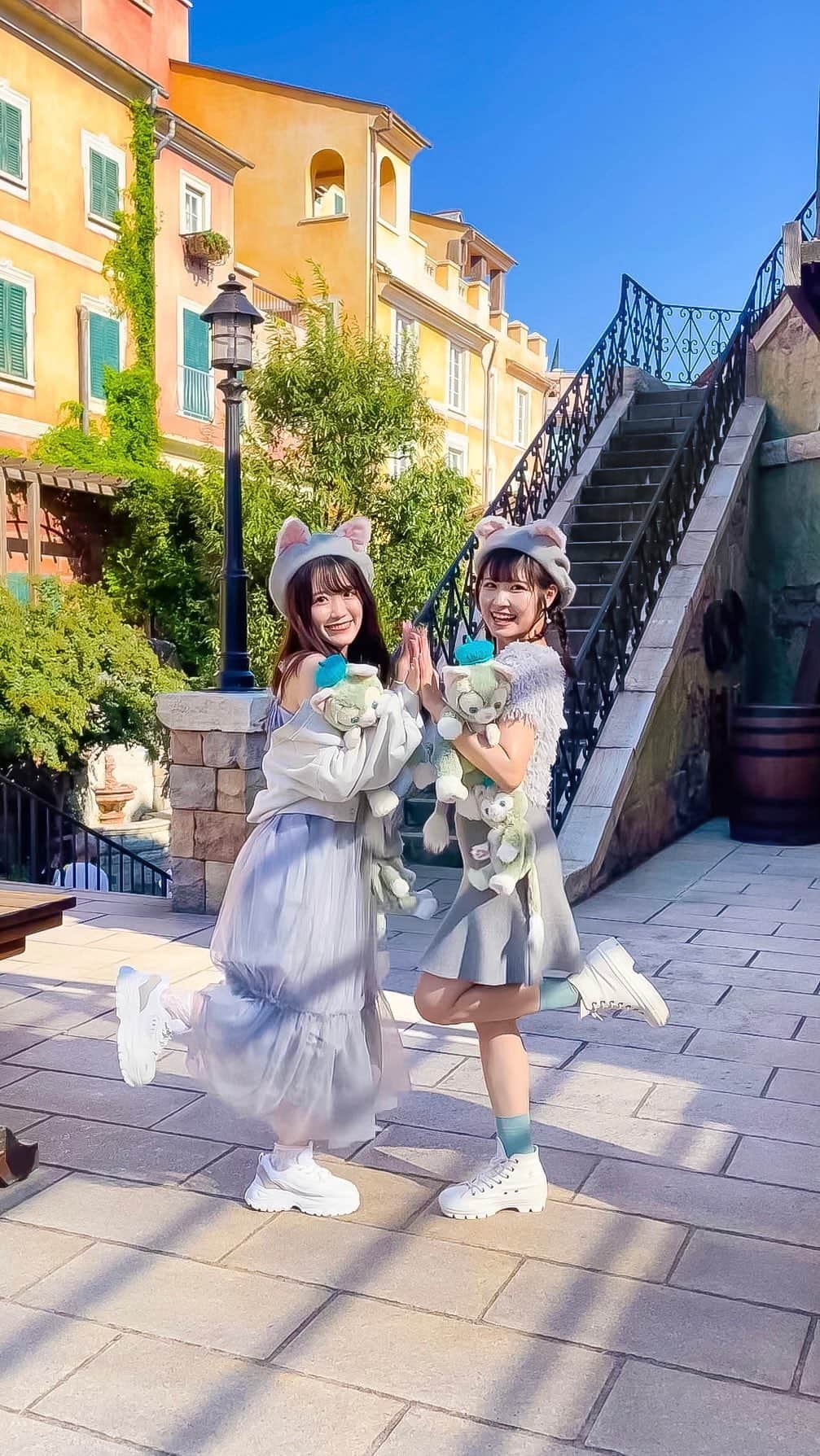 Kanaのインスタグラム：「ㅤ ㅤ 久々のやぎかなイン🐈🎨 ㅤ ㅤ 更衣室を利用して2コーデ🥹🤍 どちらのコーデがお好みですか🫰🏻💓❔ ㅤ ということでっ👻 たくさん載せていくよ〜〜っ🥳💭💘 ㅤ ㅤ ㅤ ㅤ ㅤ ㅤ #やぎかな ㅤ #kana_disney #kana_disneybound ㅤ ㅤ #東京ディズニーリゾート #東京ディズニーシー #ディズニーシー #ディズニー #ディズニーバウンド #ジェラトーニバウンド #ディズニーコーデ #ジェラトーニコーデ #ハロウィンコーデ #ディズニーハロウィン #tokyodisneyresort #tdr #tokyodisneysea #tds #disneyseatokyo #gelatoni #gelatonibound #disneybound #disneyhalloween #disneyhalloween2023 #disneyreels」