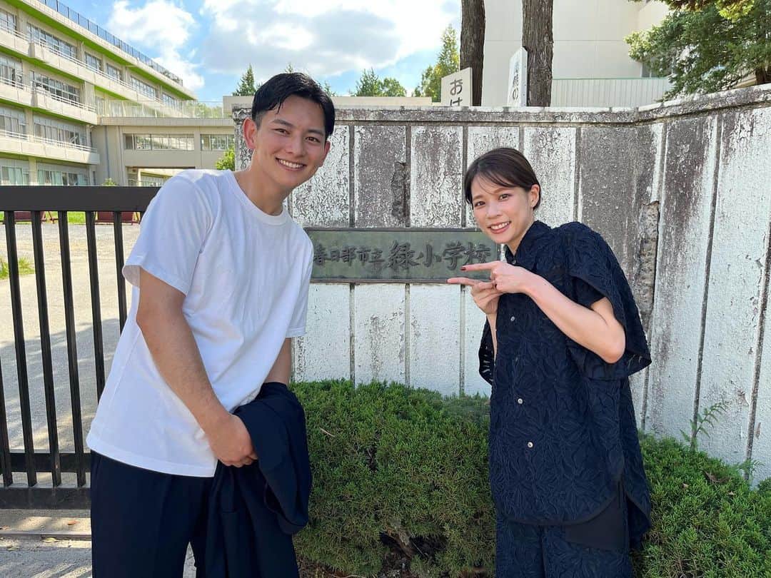 大川立樹さんのインスタグラム写真 - (大川立樹Instagram)「. 唯さんと小学校へ  鈴木唯アナウンサーとあなせんの講師として 春日部市立緑小学校へ。  皆さん、元気よく、前向きに、授業に参加してくれました！  久しぶりの小学校の校舎。 私の母校にも卒業ぶりに行ってみたいなと思った帰り道でした  #鈴木唯 アナウンサー #大川立樹」9月19日 18時17分 - riki_okawa