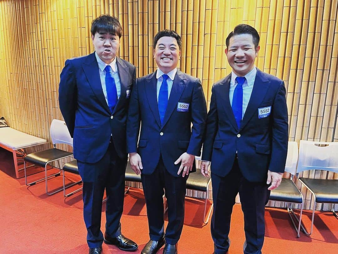 与座よしあきのインスタグラム：「ヨザカリーM-1、1回戦出番終わりました！！  受かると良いなー！！！」