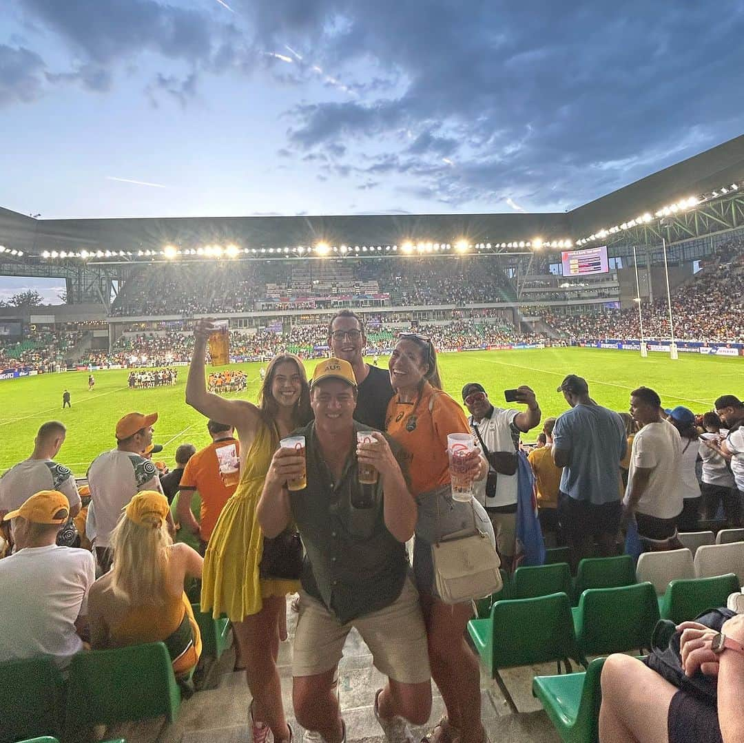 シャルロッテ・キャスリックさんのインスタグラム写真 - (シャルロッテ・キャスリックInstagram)「No better way to support the @wallabies than with @wallabiestravel and their guests. Will be cheering the boys on again this weekend against Wales! 🦘」9月19日 18時26分 - charlottecaslick