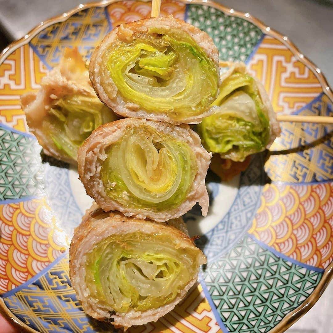 きじょうもんさんのインスタグラム写真 - (きじょうもんInstagram)「こだわりフルーツ酎ハイと野菜巻き串で女子会、合コン@きじょうもん名駅店（名駅/個室）  ゴロゴロとたっぷりフルーツが入ったこだわりのフルーツ酎ハイは見た目も抜群！ 女子会や合コンを盛り上げてくれます！ 他にも会社宴会や同窓会など様々なシーンにぴったりな個室のご用意もございます！  プレミアム商品券と金シャチマネー使用可能です！  #きじょうもん名駅店 #きじょうもん#焼き鳥#飲み放題#野菜巻き串#博多野菜巻き#もつ鍋#酎ハイ#サワー#居酒屋#フルーツ酎ハイ#はかた野菜巻き#野菜巻き#名駅居酒屋#名古屋駅居酒屋#デリバリー#個室#肉巻き#名駅#餃子#名駅ディナー#名古屋グルメ#名駅グルメ#名古屋デート#女子会#プレミアム商品券#金シャチマナー#女子会#歓迎会#送別会」9月19日 18時27分 - kijomon_nagoya