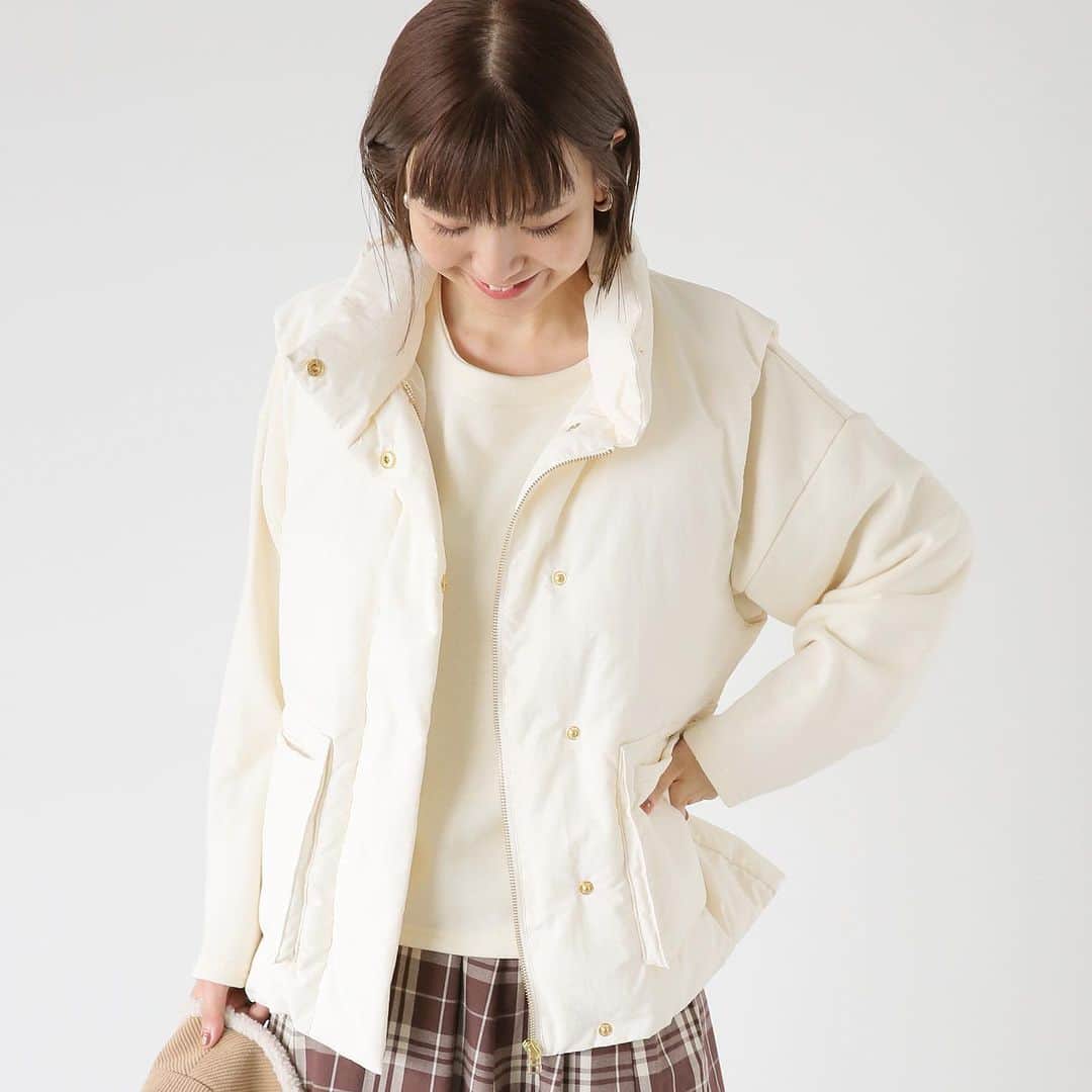 Lugnoncure（ルノンキュール）さんのインスタグラム写真 - (Lugnoncure（ルノンキュール）Instagram)「【Recommend Item】 ⁡ ふっくらとした中綿をたっぷり使ったベストは軽くて あたたかく秋から冬にかけて活躍するアイテムのひとつ。 ⁡ ハイネックでマットな表面感が上品な印象で、いつもの コーデにプラスするだけで今年らしいスタイリングに♩ ⁡ ------------------------------------------ ⁡ #vest ¥6,490(tax incl.) _No.1304824 off-white/black 　 ------------------------------------------ ⁡ ※商品画像は、撮影環境やご利用のPC・スマートフォンのモニター環境などにより実物と色味に差異がある場合がございます。 ⁡ ⁡ #lugnoncure #ルノンキュール #オフコーデ #キレイめカジュアル #オフスタイル #休日コーデ #大人カジュアル #カジュアルコーデ #秋コーデ #パディングベスト #ベスト #レイヤードコーデ  #2023aw #canshopig #autumn #fashion」9月19日 18時32分 - lugnoncure