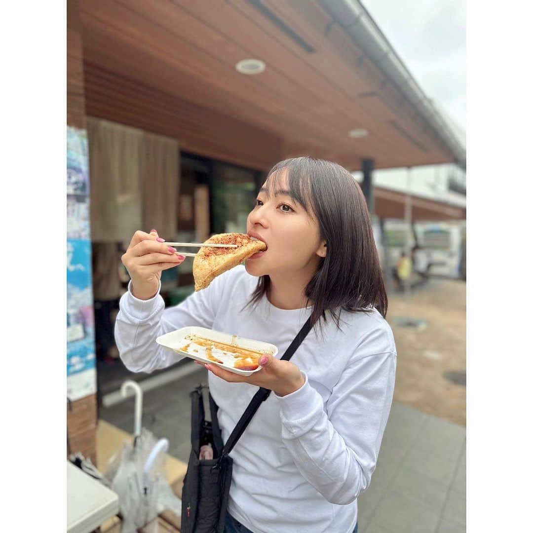 水崎綾女さんのインスタグラム写真 - (水崎綾女Instagram)「定義山で名物のお揚げさんを いただきました🥰ぺろり。  #定義山 #油揚げ」9月19日 18時41分 - misakiayame