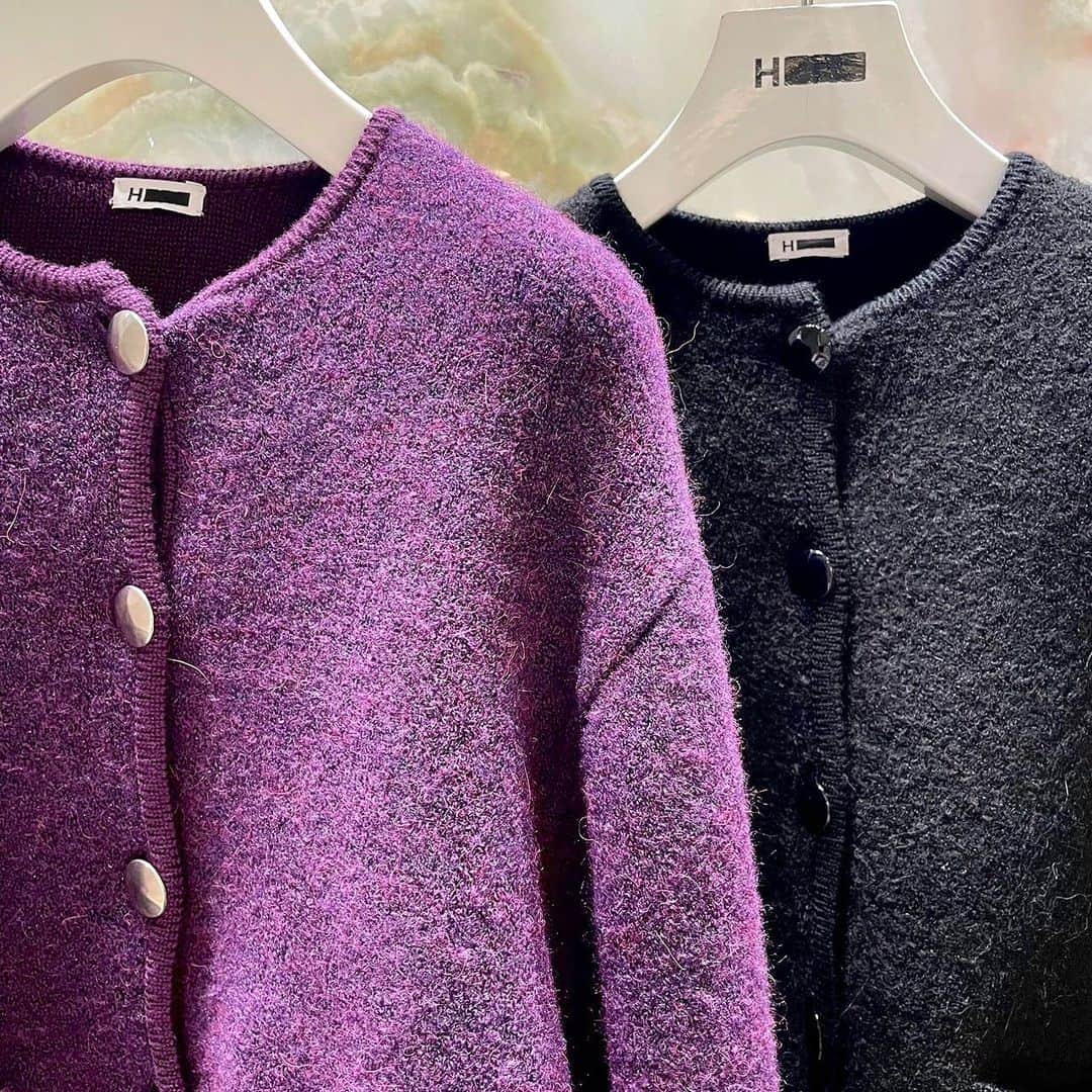 H BEAUTY&YOUTHさんのインスタグラム写真 - (H BEAUTY&YOUTHInstagram)「＜H BEAUTY&YOUTH＞ BOUCLE KNIT CARDIGAN ¥33,000(tax in) Color:PURPLE/BLACK Size: FREE  #H_beautyandyouth  #エイチビューティアンドユース @h_beautyandyouth #beautyandyouth #ビューティアンドユース  #Unitedarrows #ユナイテッドアローズ」9月19日 18時45分 - h_beautyandyouth