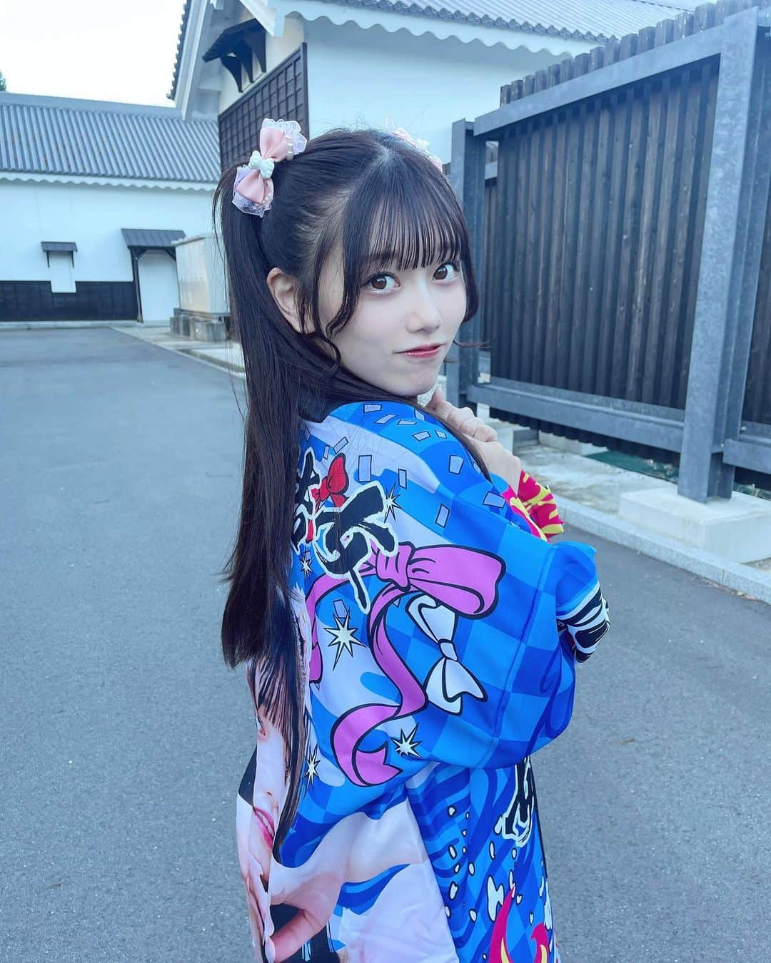 大場結女のインスタグラム：「法被ばゆめ💙  ブルー担当推してみませんか?  #法被#法被女子 #祭り #グッズ #アイドル #ツインテール #リボン #ハーフツイン #Japan #japaneseidol  #idol #名古屋 #名古屋城 #名古屋観光」