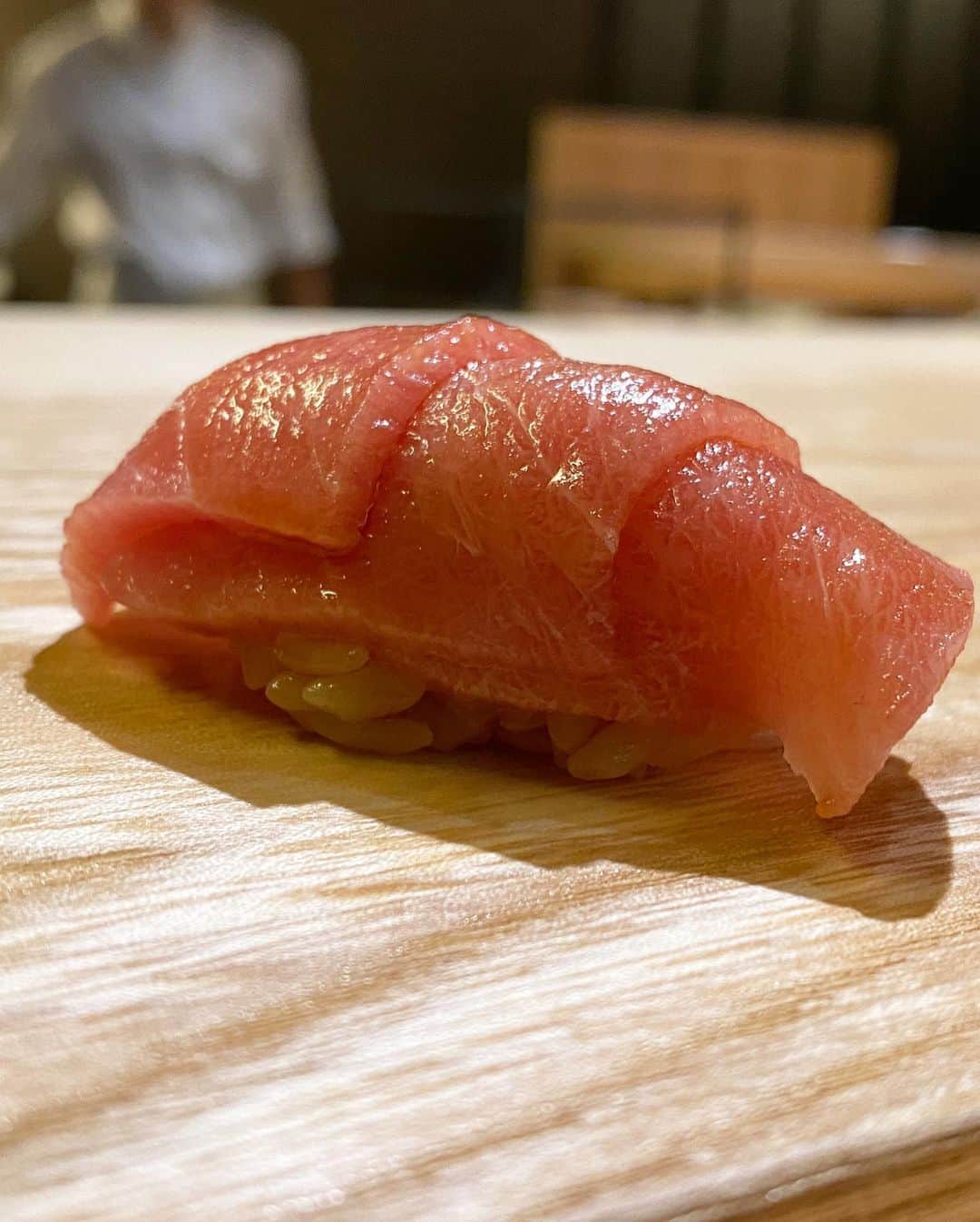 岩崎静羅さんのインスタグラム写真 - (岩崎静羅Instagram)「☺︎ リニューアルオープンした 鮨りんだ @sushi_rinda へ✨ 美味しいし楽しいし なにより大将やスタッフさんが素敵すぎて大好きなお店！  オーソドックスなお寿司から 海鮮あんかけやフライも食べれるねん🤣  最高すぎひん？  どれも絶品よ！！  完全個室も完備してて。。。♡ ぜひ行ってみて😊笑  #どうもフードアナリストのせいらです #sushi #お寿司 #鮨りんだ #リンダリンダ」9月19日 18時52分 - seeeeiiiiraaaa