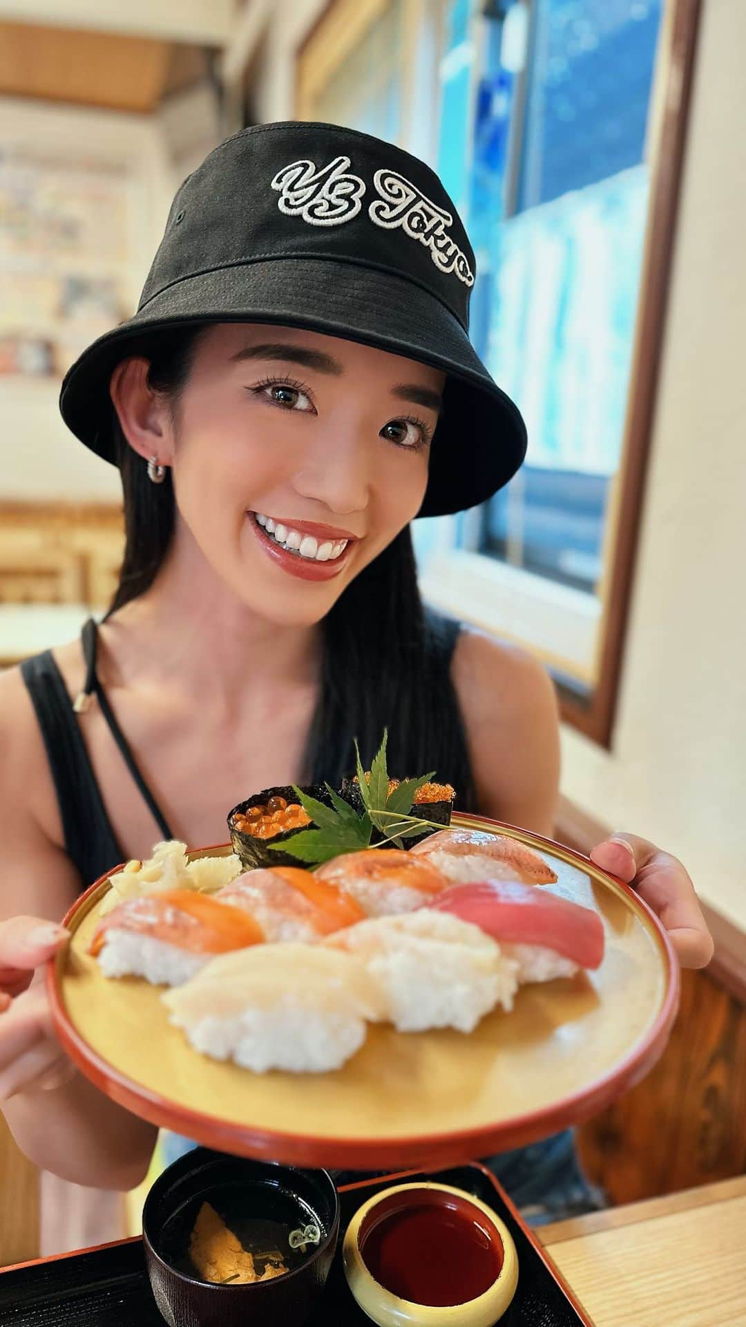 柳本絵美のインスタグラム：「旅の思い出📷 美味しいご飯を食べている時に幸せを感じる🥺」