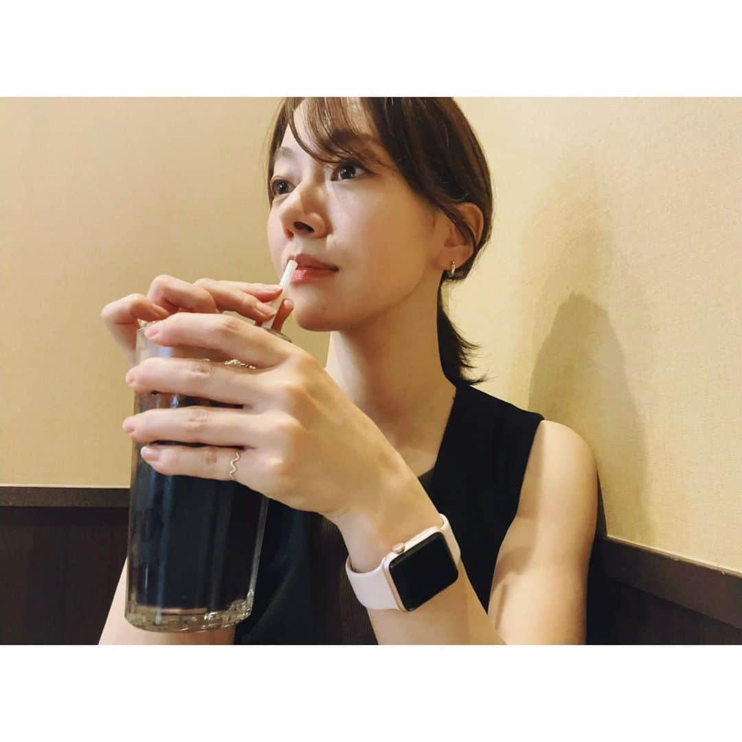 高木沙織のインスタグラム：「☕️ * 今日は『Oggi.jp』の ストレッチ撮影。 * 別の仕事で3時起きだったので Lサイズのコーヒーを飲んで覚醒した…はずが よく見るあの目をしてる。 * 今は 『BENOIT NIHANT』の @benoitnihant_japan  ガレットと『VIVANT』の8話。 チョコ味のガレット 初めて食べたけど、すごく美味しい^ ^ * * #早起き #アイスコーヒー #目が覚めた  #小学館 #撮影 #連載 #ストレッチ #ガレット #oggi #stretch  #shooting  #benoitnihant」