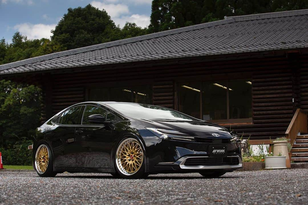 WORKさんのインスタグラム写真 - (WORKInstagram)「PRIUS VS-XV  #workwheels #workwheelsjapan #workvs #vsxv #toyota #prius」9月19日 19時00分 - workwheelsjapan