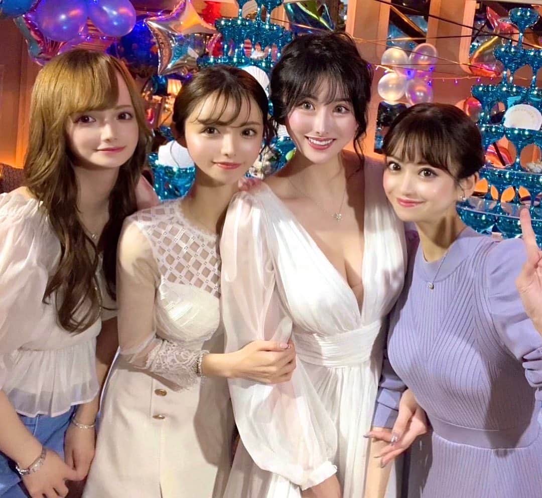 藤澤せなのインスタグラム：「お誕生日当日♥️だいすきなメンバーに囲まれて うれしそうなわたし🤭‪🫶🤍 お店変わってもなかよし @karen_amatsuka ♡きてくれてありがとう♡ @ichijyo_hibiki さん出勤ありがとうございました♡ @emiri_aizawa さんお忙しい中お祝いもしてもらってありがとうございました🥰✨」