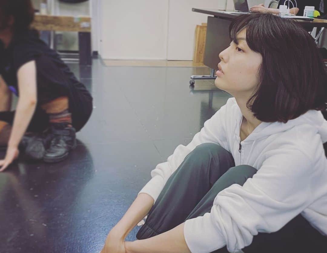 上原実矩さんのインスタグラム写真 - (上原実矩Instagram)「稽古場にて。おーい。 #エミリアガロッティ」9月19日 19時20分 - miku_uehara