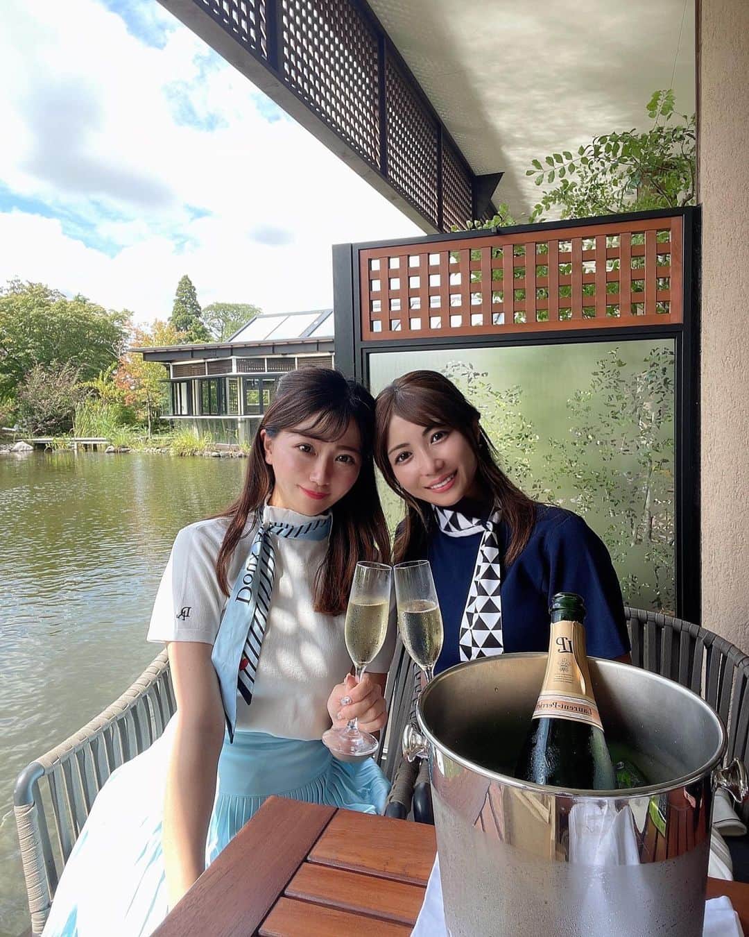 MIHOのインスタグラム：「この間の東京🗼ラウンド⛳️❤️  お昼からシャンパン🍾🥂 な贅沢してしまった日🎵　 テラス席がおしゃれだった😍  おちづちゃんと @douxavenir_golf コーデしたよん🖤🤍  9/29 (金)13時〜20時🗼に おちづちゃんと一緒に @douxavenir_golf の 𝘼𝙒 𝘾𝙊𝙇𝙇𝙀𝘾𝙏𝙄𝙊𝙉 𝙋𝙊𝙋𝙐𝙋 の 店頭に立ちます❤️  なんとドリンク無料🎵 アルコール🍷もあります❤️  ぜひ誰でもきて下さい🥰 写真撮りましょ♡  来れそうな方いますかー？🎵 DMかコメントください🥰  📍 東京都港区麻布十番2-1-1 　　あべちゃんビル6階  詳細👇 ______________________________  ＊Doux Avenir POPUP EVENT＊  ■開催日時 ９月２９日(金)13時〜20時 ９月３０日(土)12時〜18時 １０月１日(日)11時〜17時  〒106-0045　 東京都港区麻布十番2-1-1あべちゃんビル6階  ■アクセス 東京メトロ南北線 『麻布十番駅』徒歩１分 都営大江戸線「麻布十番」徒歩１分  ※入場料、ドリンク無料 アルコールもご用意しております♪  ■POPUP来場者限定特典 全商品10%OFF/更に購入者に 特別ノベルティプレゼント  ■決済方法 現金、各種クレジットカード"  ■注意事項 ※販売商品は全てご試着が可能です。 ※販売商品はリリース前になりますので、 ご購入いただいた方には後日郵送で 対応させていただきます。 (一部お持ち帰り頂ける商品もございます。) ________________________________」