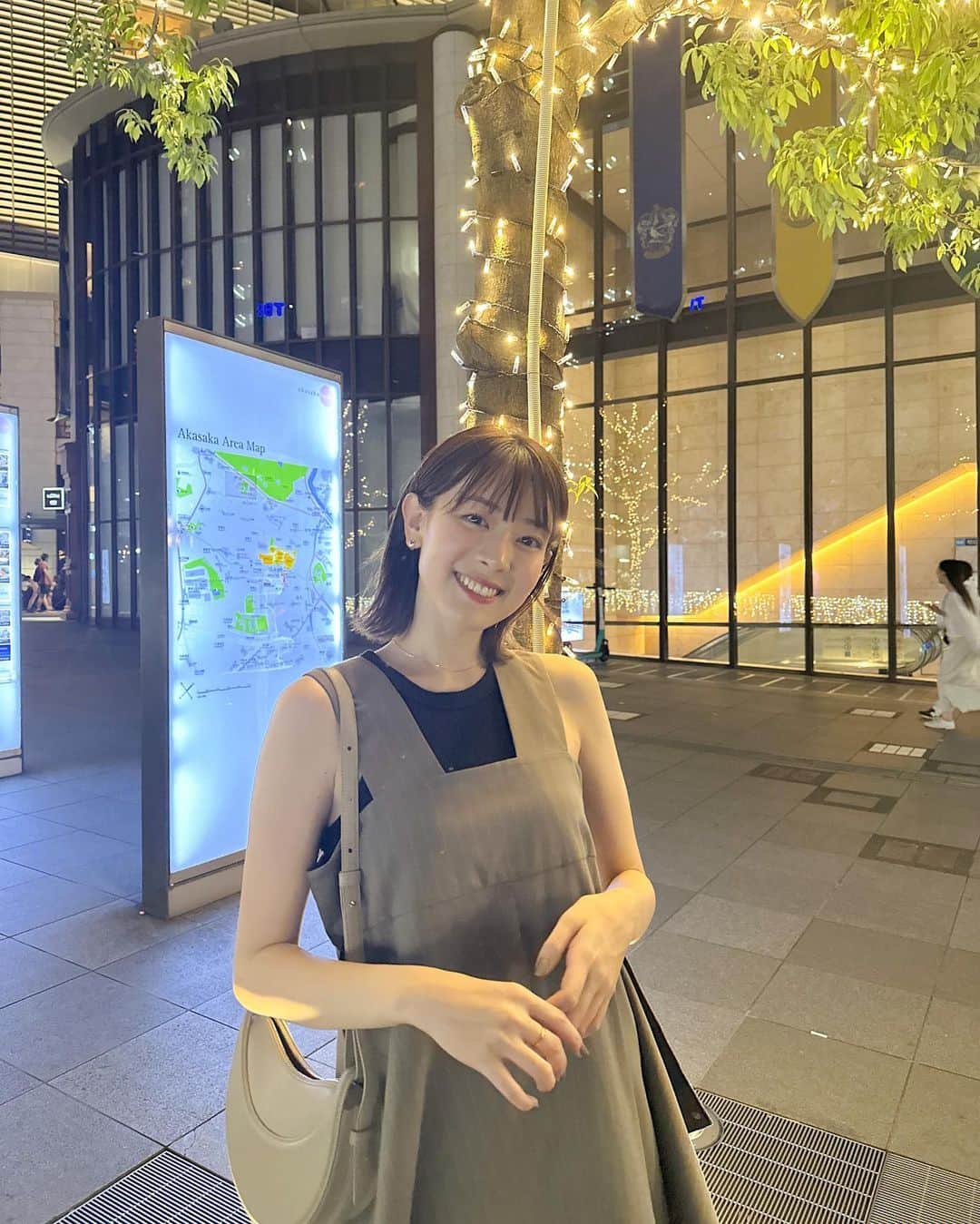 のインスタグラム：「⁡ 赤坂氷川祭りに行ってきました🏮 今年初のお祭り、夏の終わりに滑り込み♡ 秋に向けて買ったワンピースを、今のうちに夏仕様で着た🧺✨ #水上的私服事情」