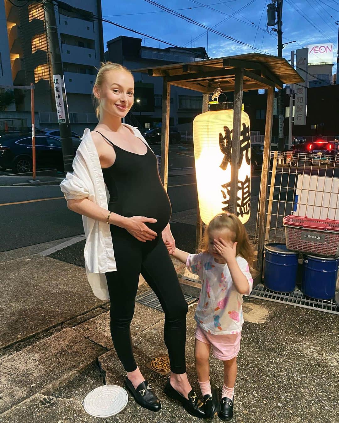 リアノン・ランゲラック（ミッチェル・ランゲラックの妻）のインスタグラム：「🥢」