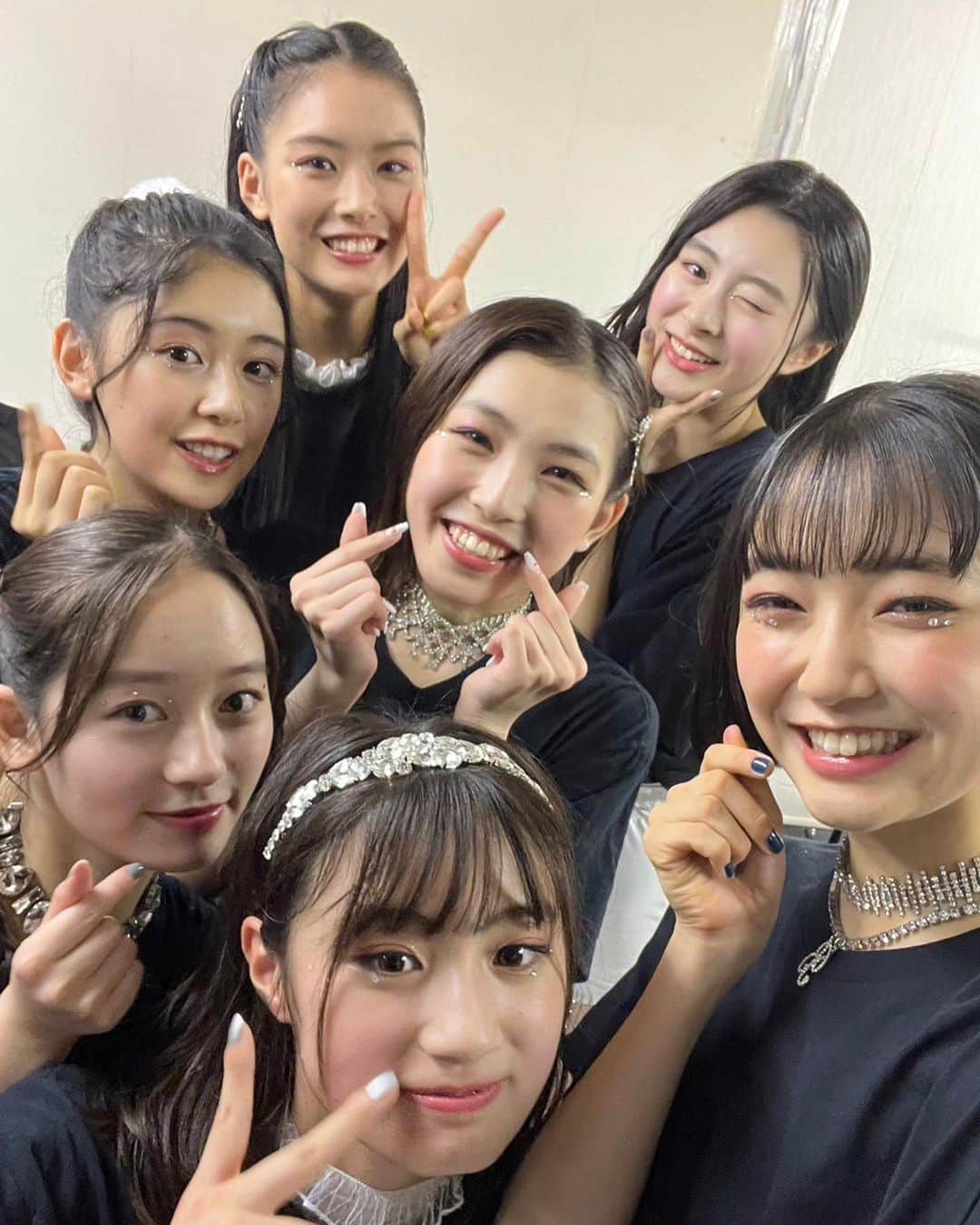 ハルアジタマさんのインスタグラム写真 - (ハルアジタマInstagram)「❤︎夏の思い出❤︎   今年の夏も沢山素敵な経験をさせていただきました！！ これからも何事にも全力でチャレンジしていきたいです❤️‍🔥 フェスやイベントに来てくださった皆さん ありがとうございました😻❤️ これからも応援よろしくお願いします✨ MISS MERCY のみんなとのツーショット👭🏻🩷  大好きなAMEFURASSHIさんの小島はなさんと お写真を撮っていただきました😭❤️ ありがとうございました✨ パフォーマンスも見させていただけて 本当にかっこよかったです🫶🏻 またお会いできるように頑張ります❣️  #SHUKA#具志柊花  #スターダストプロモーション #スタダ  #06  #missmercy #ミスマーシー #マーシー #夏の思い出   #amefurasshi さん#小島はな さん」9月19日 20時08分 - shuka_missmercy
