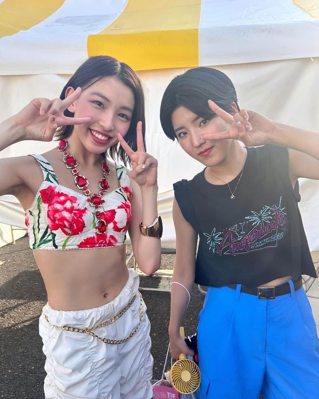 ハルアジタマさんのインスタグラム写真 - (ハルアジタマInstagram)「❤︎夏の思い出❤︎   今年の夏も沢山素敵な経験をさせていただきました！！ これからも何事にも全力でチャレンジしていきたいです❤️‍🔥 フェスやイベントに来てくださった皆さん ありがとうございました😻❤️ これからも応援よろしくお願いします✨ MISS MERCY のみんなとのツーショット👭🏻🩷  大好きなAMEFURASSHIさんの小島はなさんと お写真を撮っていただきました😭❤️ ありがとうございました✨ パフォーマンスも見させていただけて 本当にかっこよかったです🫶🏻 またお会いできるように頑張ります❣️  #SHUKA#具志柊花  #スターダストプロモーション #スタダ  #06  #missmercy #ミスマーシー #マーシー #夏の思い出   #amefurasshi さん#小島はな さん」9月19日 20時08分 - shuka_missmercy