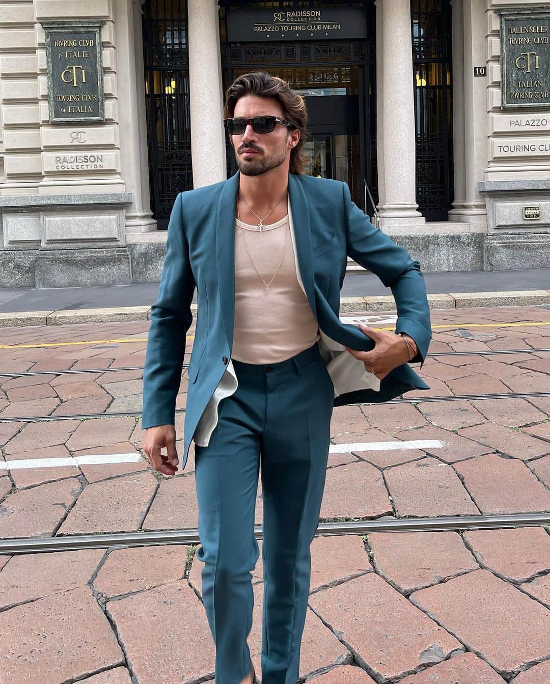Mariano Di Vaioさんのインスタグラム写真 - (Mariano Di VaioInstagram)「Streets in Milan, today’s look • #MFW」9月19日 20時09分 - marianodivaio