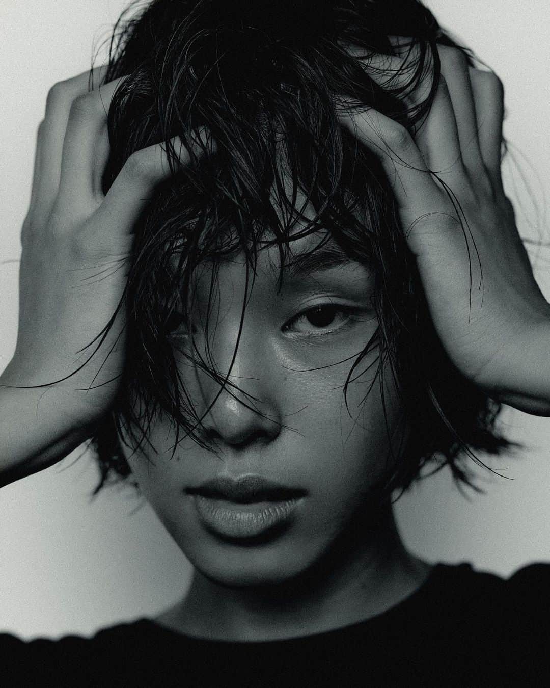 本山琴美のインスタグラム：「🇫🇷🤍  photo @thomaslavellephotography   @thelucillede  @unknownmodelmanagement   Thank you🫶  #photo #photography #model #paris #parismodel #shooting #testshoot #portrait #portraitphotography #blackandwhite #modeltest」