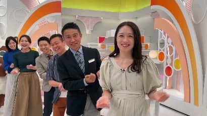 佐藤裕二のインスタグラム：「しおりさん、出産祝い「ゆりかごポーズ」  #鈴木しおり #祝出産 #ベビちゃん #happybirthday」
