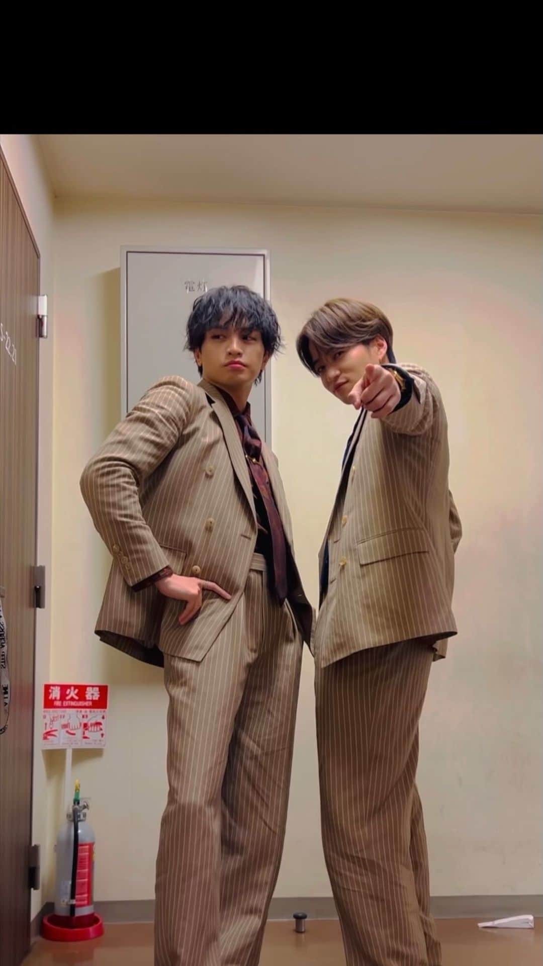 Sexy Zoneのインスタグラム：「⠀ ⠀ けんねとふままえ version1  from Kenty  #本音と建前チャレンジ #けんねとふままえ #MVの時に撮ったよ」