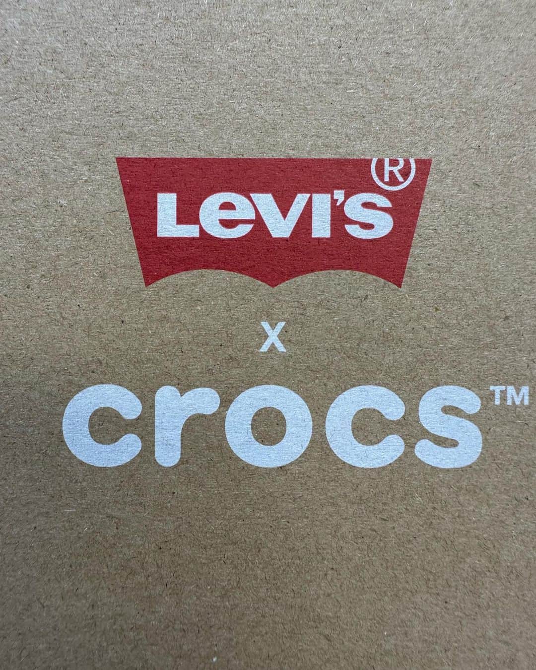 ループウィラーさんのインスタグラム写真 - (ループウィラーInstagram)「Levis x crocs . . #leviscrocs  #crocslevis」9月19日 20時35分 - loopwheelerss
