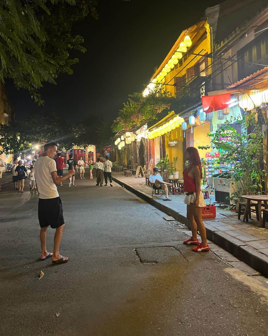 亜弥さんのインスタグラム写真 - (亜弥Instagram)「O･MA･KE 🇻🇳🫶🏾😜  #ベトナム #ダナン #ホイアン #ベトナム旅行 #子連れ海外旅行  #ゲームセンターで具合が悪くなる人達 #目的の帽子は買いませんでした #🇻🇳」9月20日 7時27分 - _ayaaa19_