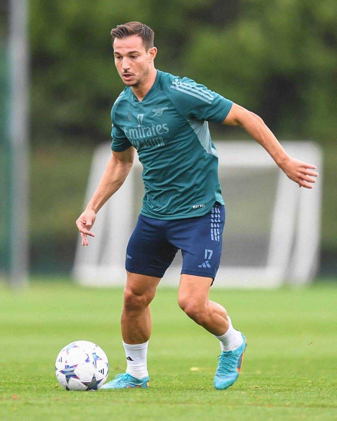 セドリック・ソアレスさんのインスタグラム写真 - (セドリック・ソアレスInstagram)「Full focus on the start of our Champions League campaign 💪🏻⚡⚽ #Arsenal #Work #Training #Focus」9月20日 6時01分 - cedricsoares41