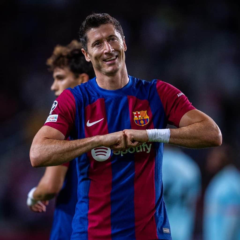 ロベルト・レヴァンドフスキのインスタグラム：「In the game😎  @fcbarcelona  #championsleague」