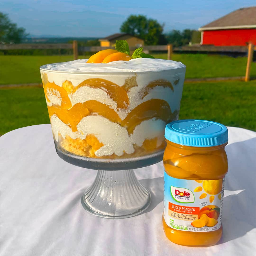 Dole Packaged Foods（ドール）さんのインスタグラム写真 - (Dole Packaged Foods（ドール）Instagram)「Our fans are truly masters of the kitchen! Check out this Peach Trifle masterpiece  using Dole® Jarred Sliced Peaches. Wrapping up summer in the most delicious way! 🍑😋 #Dole #Peaches #DessertRecipes #SummerFavorites #Recipe」9月20日 6時20分 - dolesunshine