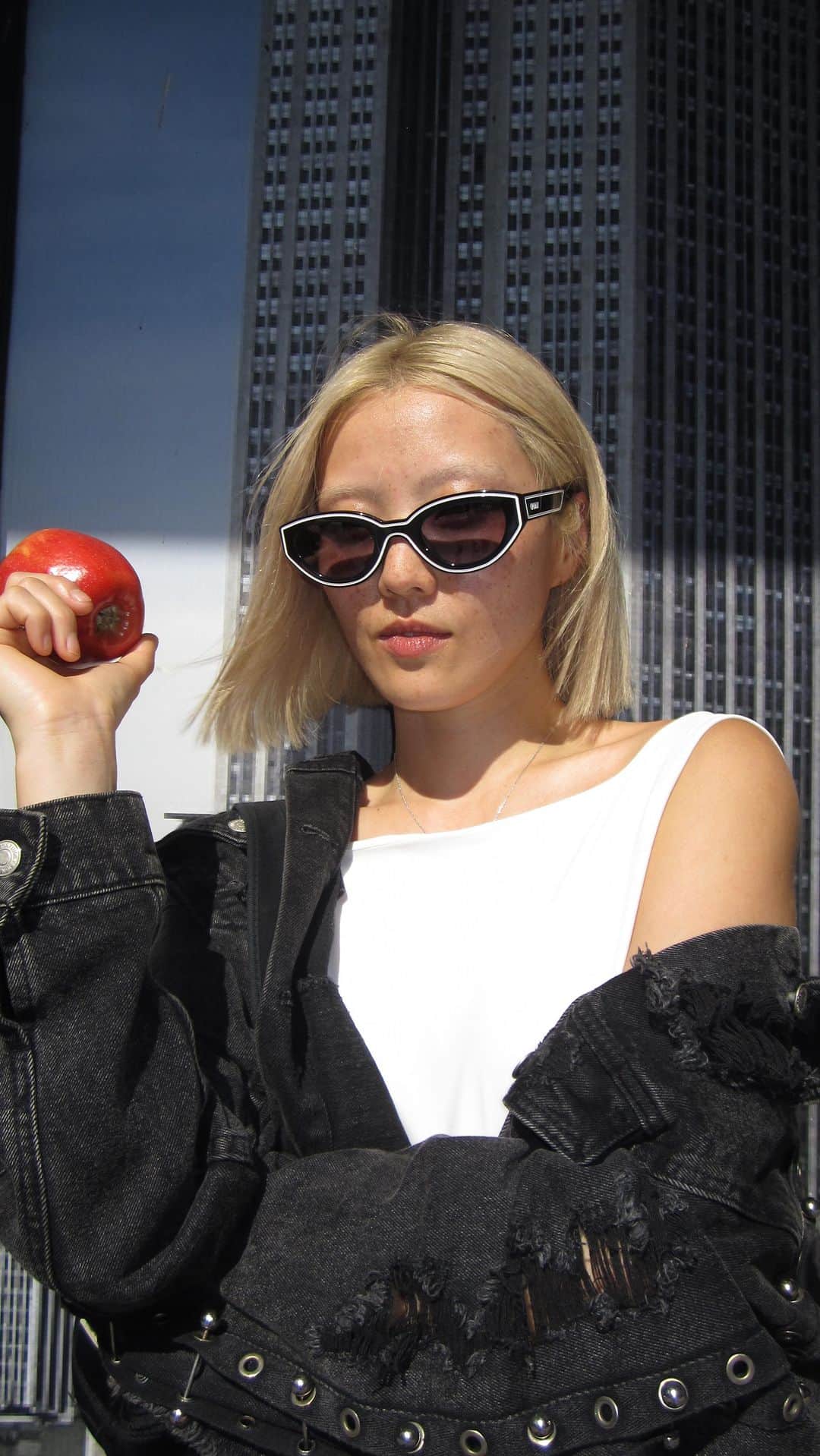 のインスタグラム：「SPOTTED IN THE BIG APPLE 🍎」