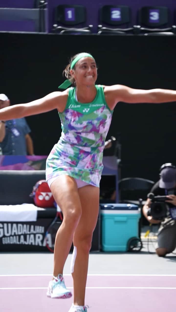キャロライン・ガルシアのインスタグラム：「Ladies and gentlemen, please fasten your seatbelts, it’s time to #FlyWithCaro !    @CaroGarcia 🇫🇷 | @wta   #WTA #GDLOpenAKRONxSantander #WTA1000 #ElMejorTenisDelMundo」