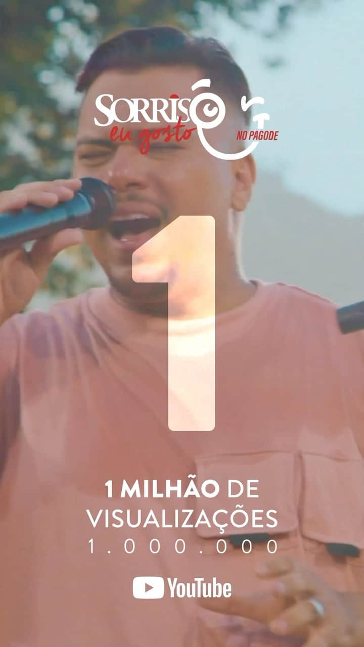 Sorriso Marotoのインスタグラム：「Batemos 1 MILHÃO de visualizações no clipe de ‘ELA’ com o @ferrugem e seguimos em alta no YouTube, turma!!! Obrigadoooo 🙌🏽💥🚀  Bora seguir dando play e mandando pra geral,  esse é o efeito do #SorrisoEuGostoNoPagode ♥️🎶」