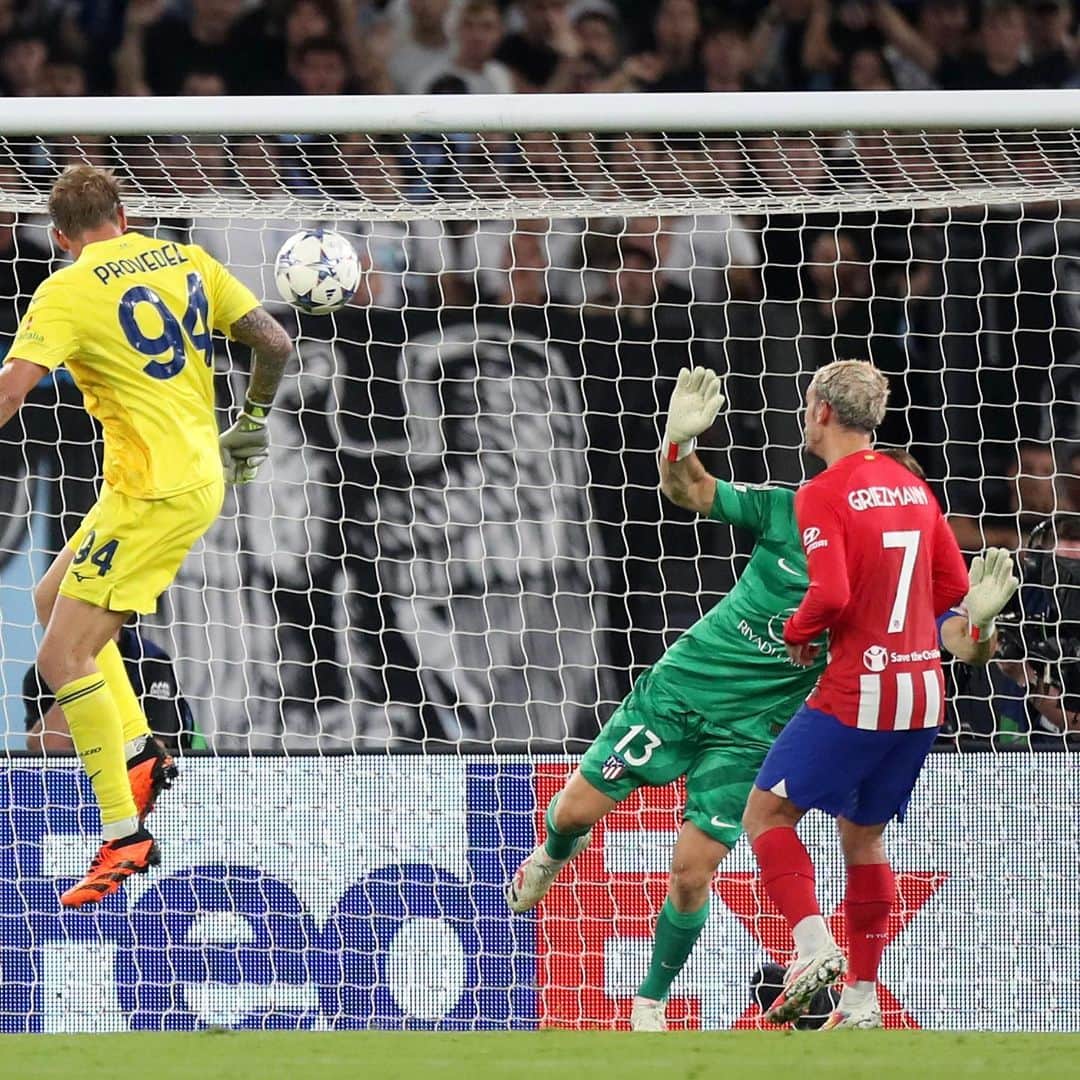 SSラツィオのインスタグラム：「↔️ Spot the differences   #UCL #LazioAtleti #CMonEagles 🦅」
