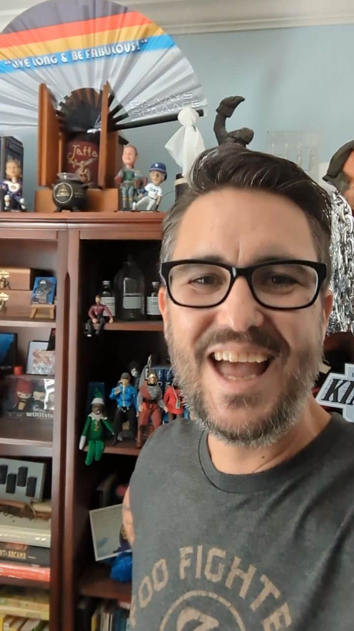 ウィル・ウィトンのインスタグラム：「Hey nerds! I narrated John Scalzi's latest, Starter Villain. It's an @audible exclusive that just dropped today. I LOVE this book so much, and I can't wait for y'all to listen.」