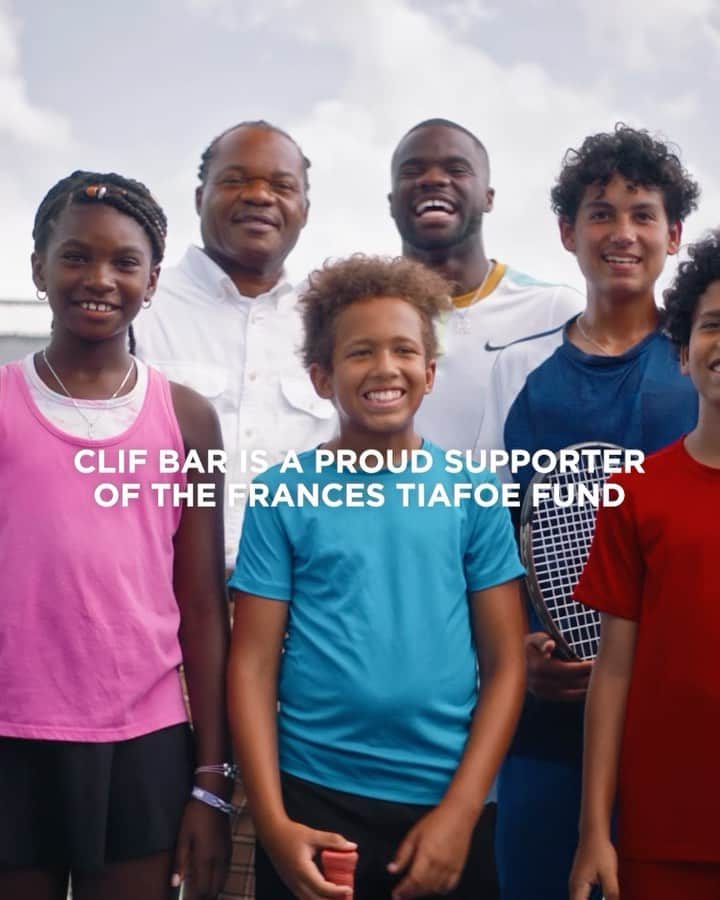 フランシス・ティアフォーのインスタグラム：「I believe that everyone deserves to play the game. I started The Frances Tiafoe Fund in partnership with @clifbar and others to show my hometown some love and help kids in the PG county area. I want to inspire kids and give them a pathway towards their dreams ❤️」