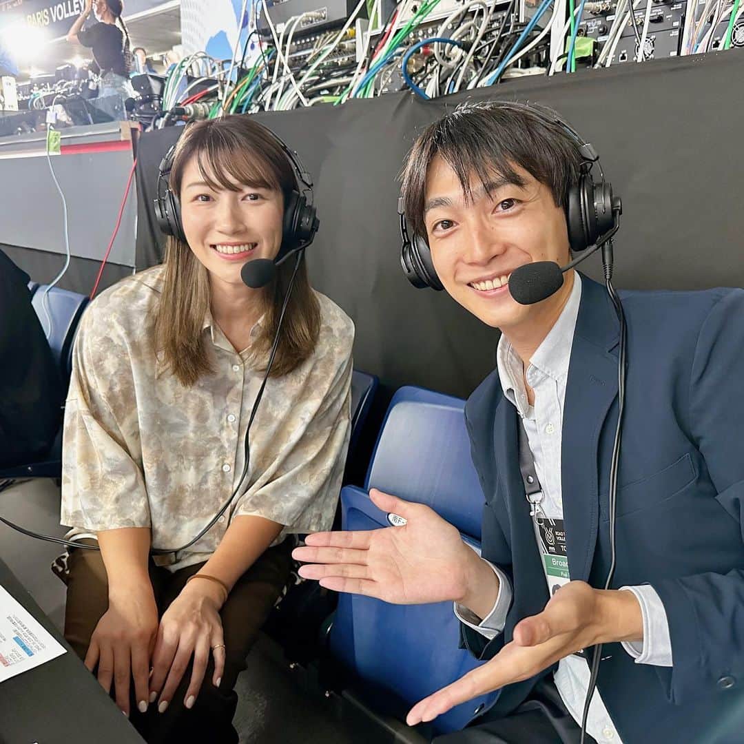 のインスタグラム：「・ プエルトリコ戦🇵🇷 CSで解説を担当させていただきました🎤 上中アナウンサー、ありがとうございました😊  明日はブルガリア戦🇧🇬 開幕4連勝目指して頑張りましょう！！ 引き続き応援よろしくお願い致します🔥 ・ #fivbパリ五輪予選  #ワールドカップバレー2023 #上中勇樹 アナウンサー」
