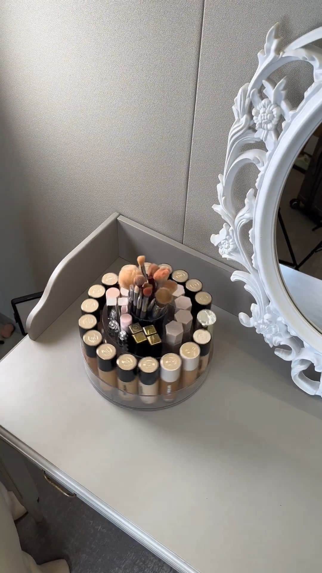 SHEINのインスタグラム：「New SZN, new reason for a glam station refresh! 🍂💄💋 Stock up on makeup must-haves with @sheglam_official and make it a fall haul 😍🪞 Which finds would leaf 'em in awe all autumn long? 👇  🔎 16118784 13674250 17372674 2845475  #SHEIN #SHEINforAll #SHEINstyle #fashion #chic #saveinstyle」