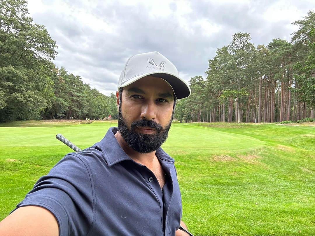 クナル・ネイヤーのインスタグラム：「What would life look like if you weren't trying to live someone else's truth? You are beautiful just the way you are... and I want to see YOU. Love always, Kunal.」