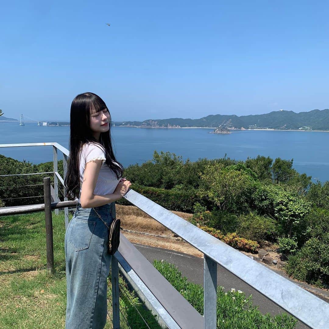 心花りりのインスタグラム：「𓈒 深夜に今年の夏のいろんなりりさん投下…！  何枚目が好きですか➿🎐🫧 ちなみに3枚目はマスカラリムーバー中(笑) 𓈒  𓈒 #夏休み #夏コーデ #紫陽花 #ilife」