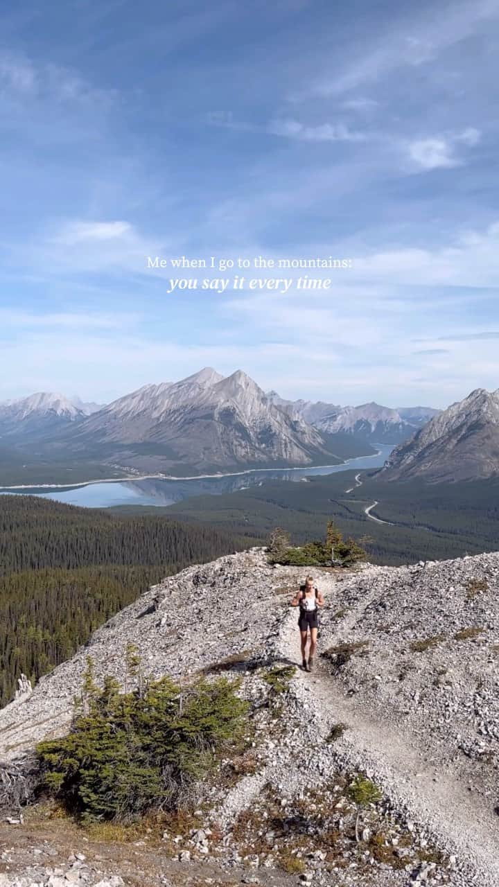 Zanna Van Dijkのインスタグラム：「I totally could though 🙈👀 Who else does the same? 🫶🏼 #mountainlife #mountainlovers #canadianrockies」
