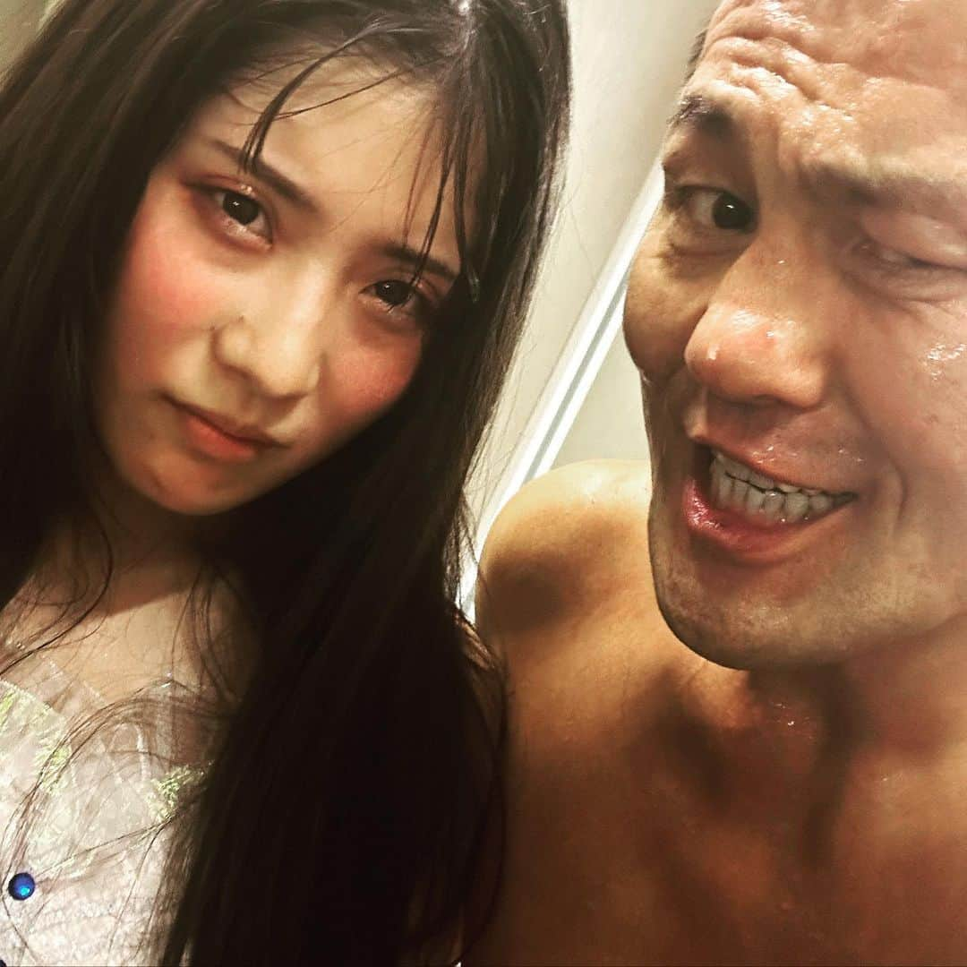 鈴木みのるさんのインスタグラム写真 - (鈴木みのるInstagram)「MEI  そして本日シングルマッチをした駿河メイ。バックステージで呼び止めて「写真撮ろうよ！」と言ったらこの表情(笑) またプロレスやろうぜ！」9月19日 23時54分 - suzuki.d.minoru