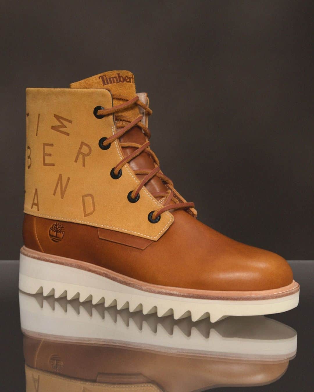 ティンバーランドのインスタグラム：「Adding abstract style and personality to timeless pieces. From the Original Timberland® Boot to the 1978 Hiker and Chore Coat, these are essential to have in your closet! 🔥  The Timberland® x Nina Chanel Abney Future73 6-Inch Boot features premium leather with two reversible, interchangeable quarter panels along with extra laces to allow stylish urbanites to customize their style.   To round out the versatility of the collection, Abney’s Future73 Chore Coat can be worn as a heavy cotton canvas jacket, or as a reversible insulated vest.  The Timberland x Nina Chanel Abney Future73 collection is available now.  #FUTURE73  #TIMBERLAND50  #BUILTFORTHEBOLD」