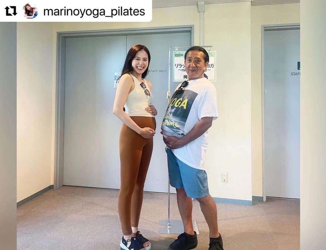 Ken Harakumaさんのインスタグラム写真 - (Ken HarakumaInstagram)「#Repost @marinoyoga_pilates with @use.repost ・・・ ㅤㅤㅤㅤㅤㅤㅤㅤㅤㅤㅤㅤㅤㅤㅤㅤㅤㅤㅤㅤㅤㅤㅤㅤㅤㅤㅤ ㅤㅤㅤㅤㅤ ㅤㅤㅤㅤㅤㅤㅤ#横浜 #パシフィコ横浜 #みなとみらい  ㅤㅤㅤㅤㅤㅤㅤㅤㅤㅤㅤㅤㅤㅤ#ヨガイベント #ヨガフェスタ #横浜ヨガフェスタ #ヨガ #マタニティ #ケン先生とマタニティ  ㅤㅤㅤ ㅤㅤㅤㅤㅤㅤㅤㅤㅤㅤㅤㅤㅤ ㅤㅤㅤㅤㅤㅤ 4年ぶりに開催されたBIGイベント横浜ヨガフェスタ🧘‍♀️ 光栄なことに今回、初登壇させて頂きました✨🌈✨ ㅤㅤㅤㅤㅤㅤㅤㅤㅤㅤㅤ ㅤㅤㅤㅤㅤㅤ 大盛り上がり＆広〜くて美しい会場でドキドキワクワクしながら、ケン先生に逢えて🫂まりのちゃん、そのパーカー貸して？と、まるめてスポッとお腹に🤰🏻笑 ㅤㅤㅤㅤㅤㅤㅤㅤㅤㅤ ㅤㅤㅤㅤㅤ お茶目で温かいケン先生のおかげで、レッスン前にホッと安心させてもらえて🙏🏻いつもチャレンジする機会を与えてくださって🙏🏻さらに記念すべきマタニティフォトまで撮れるなんて🤰🏻✨ 本当に、ケン先生には感謝いっぱいです！ いつも、ありがとうございます🤝🏻💕 ㅤㅤㅤㅤㅤㅤㅤㅤㅤㅤㅤ ㅤㅤㅤㅤㅤㅤ ヨガ大先輩ふみなさん、まりさんにも、レッスン前後でみれいちゃんにも逢えて嬉しかったです🧘‍♀️✨すかさず、シャッターチャンス📸もありがとうございました👼💕笑 ㅤㅤㅤㅤㅤㅤㅤㅤㅤㅤㅤㅤ ㅤㅤㅤㅤㅤㅤ ㅤㅤㅤ─────────────────  ☽琵琶湖⇔大阪(梅田)⇔東京出張  ────────────────── ㅤㅤㅤㅤㅤㅤㅤㅤ ㅤㅤㅤㅤㅤ ㅤㅤㅤ 【ヨガイベント】  ・11/4(土)お昼(滋賀・草津) また改めて、お知らせします🙇🏻‍♀️  【ピラティスパーソナル・ペアレッスン】  (9月)10月11月ご予約お受けしています🌾 公式LINE@marinoyoga 12月以降の数ヶ月間は他の先生方に担当頂きます🙏🏻 ㅤ ────────────────── ㅤㅤㅤㅤㅤㅤㅤㅤㅤㅤ ㅤㅤㅤㅤㅤㅤㅤ #マインドフルネス #ウェルビーイング  #ヨガ #オンラインヨガ #サップヨガ #ピラティス #マシンピラティス #リフォーマー #ヨガインストラクター #ピラティスインストラクター #サップヨガインストラクター #大阪ピラティス #梅田ピラティス #大阪 #梅田 #東梅田 #滋賀 #琵琶湖」9月20日 0時14分 - kenharakuma