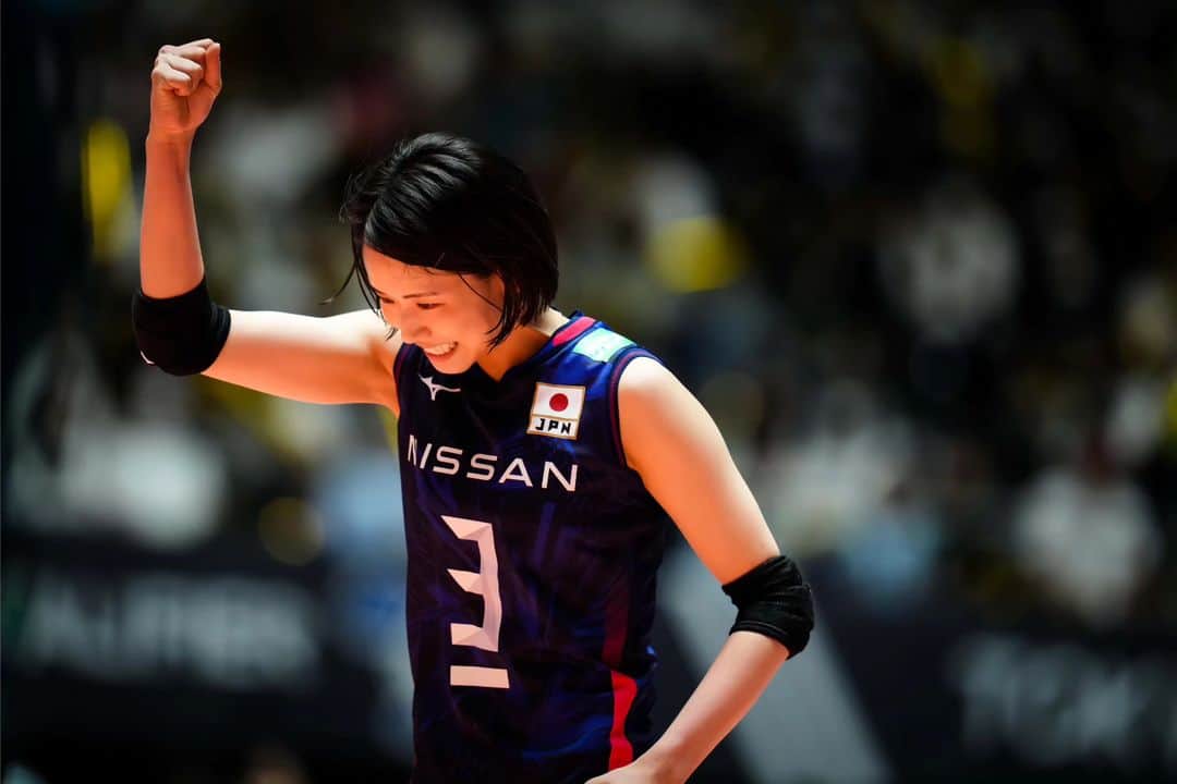 TBSバレブーのインスタグラム：「🇯🇵眞鍋ジャパン、プエルトリコ🇵🇷をストレートで下し開幕から3連勝✨️✨️✨️ 井上愛里沙選手が両チーム最多24得点🙆👐👐  🇯🇵(25-23、25‐21、25‐13）🇵🇷  明日はブラジル🇧🇷をフルセットまでもつれさせた ブルガリア🇧🇬 明日もチーム一丸でガンバレ日本🔥  写真:FIVB」